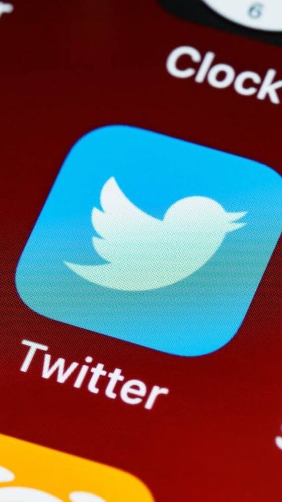 ট্যুইটারে ফিরছে ব্লু-টিক সাবস্ক্রিপশন