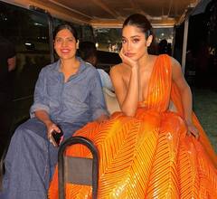 Janhvi Kapoor Photos: గులాబీ బ్యూటీ మహేశ్వరితో పిక్స్ షేర్ చేసిన జాన్వి కపూర్!