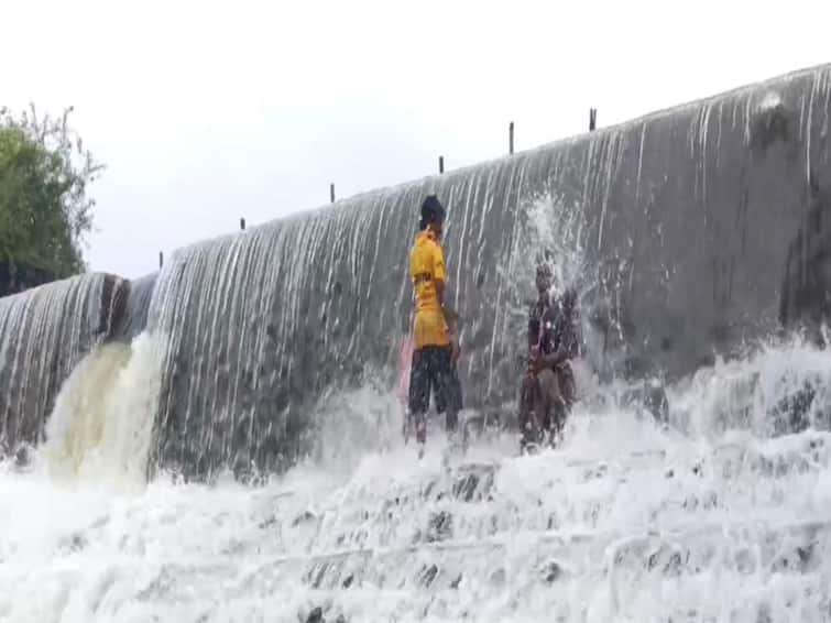 Northeast Monsoon rainy season kanchipuram and chengalpattu lake news TNN TN Rain: மீண்டும் மீண்டும் மழை..! காஞ்சிபுரம், செங்கல்பட்டு மாவட்ட ஏரிகளின்  நிலவரம்..!