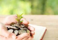 FD Rates : ਮਹਿੰਗਾਈ ਦੇ ਦੌਰ 'ਚ ਇਹ ਬੈਂਕ ਸੀਨੀਅਰ ਸਿਟੀਜ਼ਨ ਨੂੰ ਦੇ ਰਹੇ 8.50% ਤੋਂ ਲੈ ਕੇ 9% ਤੱਕ ਵਿਆਜ ਦਰ, ਇੱਥੇ ਵੇਖੋ ਪੂਰੀ ਸੂਚੀ