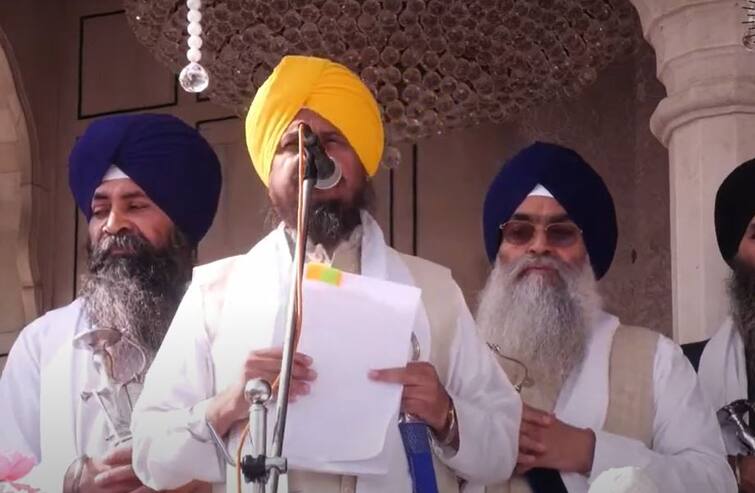 Sucha Singh Langahs return to religion Jathedar Sahab sentenced Langah to 21 days religious punishment ਸੁੱਚਾ ਸਿੰਘ ਲੰਗਾਹ ਦੀ ਪੰਥ ਵਾਪਸੀ ! ਜਥੇਦਾਰ ਸਾਬ੍ਹ ਨੇ ਲੰਗਾਹ ਨੂੰ ਸੁਣਾਈ 21 ਦਿਨਾਂ ਦੀ ਧਾਰਮਿਕ ਸਜ਼ਾ