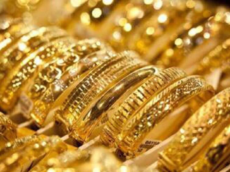 gold and silver price reduced for november 26th 2022 Gold Silver Price: ஹாப்பி நியூஸ் மக்களே..குறைந்தது தங்கம், வெள்ளி..இன்றைய விலை நிலவரம் இதோ..!