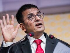 संविधान दिवस पर चीफ जस्टिस चंद्रचूड़ बोले- अदालतों को लोगों तक पहुंचना चाहिए