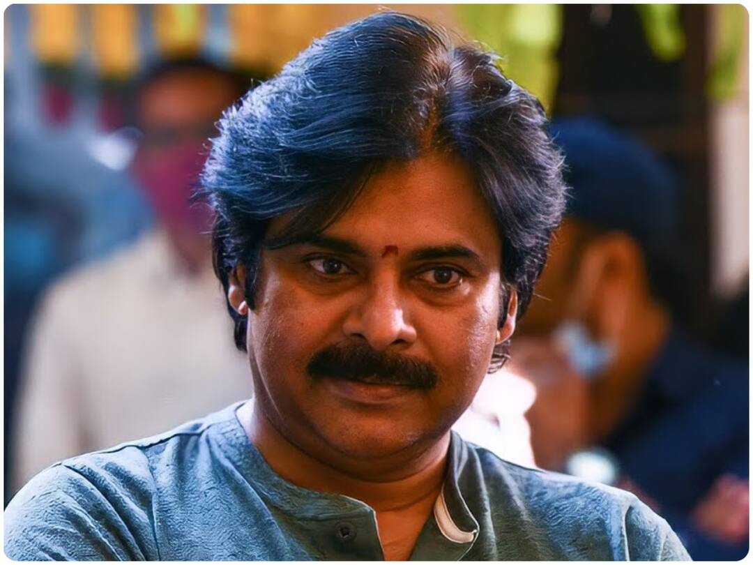 Pawan Kalyan : పవన్ ఫ్యాన్స్ను డిజప్పాయింట్ చేస్తున్న దర్శకుడు - 'గబ్బర్ సింగ్'కు ముందు సీన్ రిపీట్!? Harish Shankar tweet on Pawan Kalyan Movie, He says sorry to Power Star Fans Gabbar Singh scene repeats Pawan Kalyan : పవన్ ఫ్యాన్స్ను డిజప్పాయింట్ చేస్తున్న దర్శకుడు - 'గబ్బర్ సింగ్'కు ముందు సీన్ రిపీట్!?
