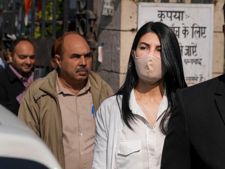 Jacqueline Fernandez to appear before Delhi court today Money Laundering Case: 200 કરોડના મની લોન્ડરિંગ કેસમાં પટિયાલા કોર્ટ પહોંચી જેકલીન, સુકેશ ચંદ્રશેખર પણ કોર્ટમાં હાજર