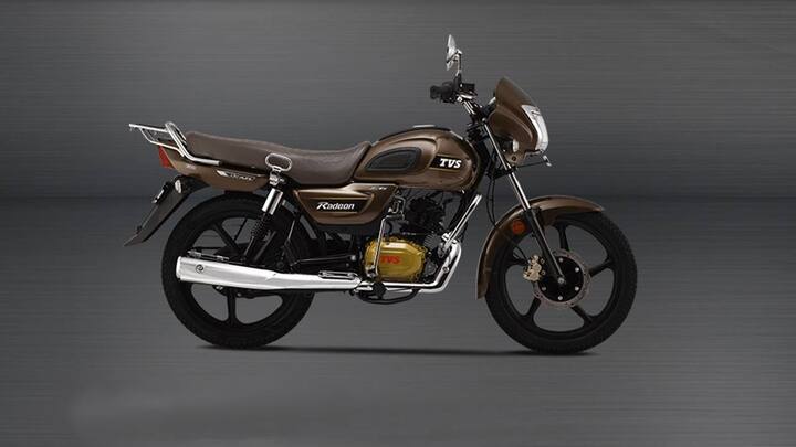 TVS की 109.7 cc इंजन की टीवीएस रेडियन बाइक 65 किलोमीटर प्रति लीटर तक का माइलेज देने में सक्षम है. इसकी शुरूआती कीमत 59,925 रुपये (एक्स शोरूम) है.