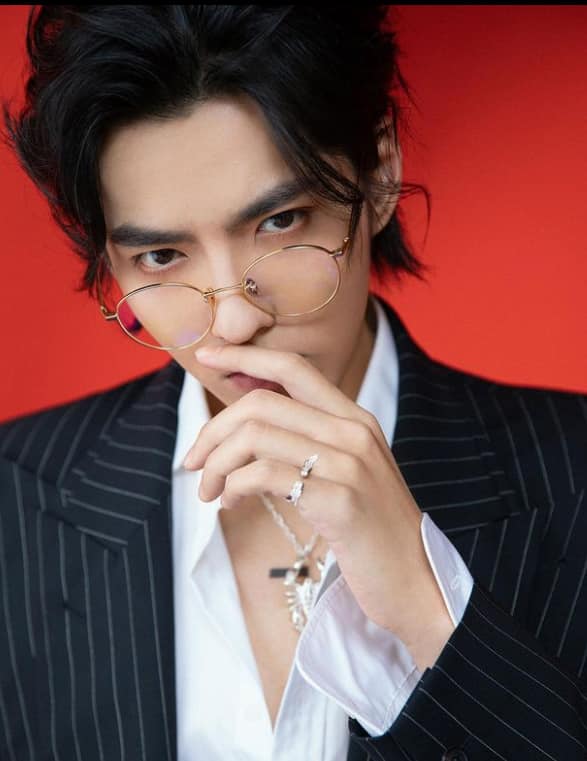 क्रिसला आता 600 मिलिअन युआन म्हणजेच 6, 82, 64, 46, 000 रुपये दंड भरावा लागणार आहे.