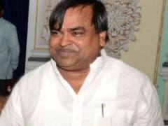 पूर्व मंत्री गायत्री प्रजापति की बढ़ सकती हैं मुश्किलें, संपत्तियों का होगा मूल्यांकन, डीएम ने बनाई जांच टीम