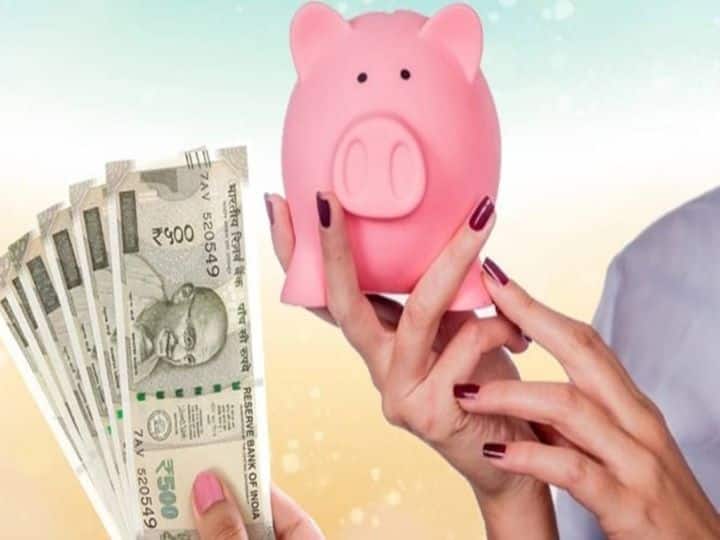 हम आपको एक ऐसी म्यूचुअल फंड स्कीम के बारे में बताने जा रहे हैं जिसमें निवेश करके आप 12 लाख रुपये का मोटा रिटर्न छोटी अवधि में तैयार कर सकते है.