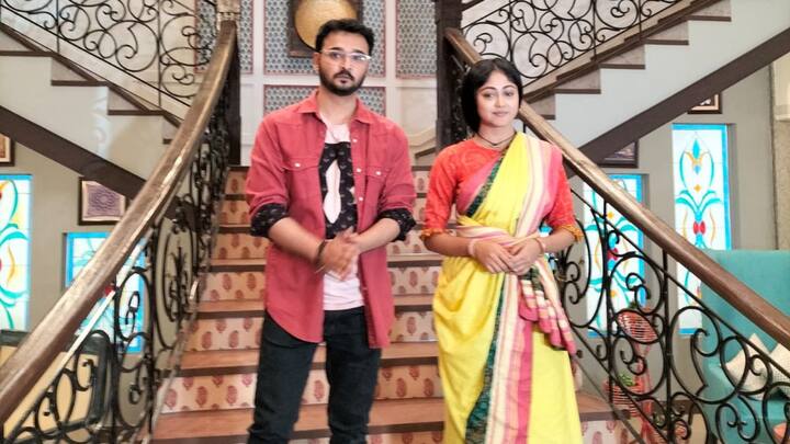 সেই মেয়েটি জন্ম থেকেই এক অদ্ভূত ক্ষমতা নিয়ে জন্মায়। সাপেদের সঙ্গে কথা বলতে পারে সে।