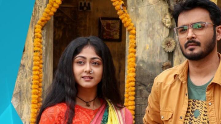 এই ধারাবাহিকের গল্পের শুরুতে দেখানো হয় এক অন্তঃসত্তা মহিলা এক মন্দিরে আসেন। একটি কন্যাসন্তানের জন্ম হয়। অবাক হয়ে সেই মন্দিরের পুরোহিত দেখে, শিশুকন্যাকে রক্ষা করছে এক সাপ।