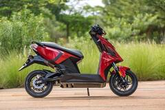 Best Electric Scooters: जबरदस्त रेंज के साथ भारत में मौजूद हैं ये 5 इलेक्ट्रिक स्कूटर्स, देखें तस्वीरें