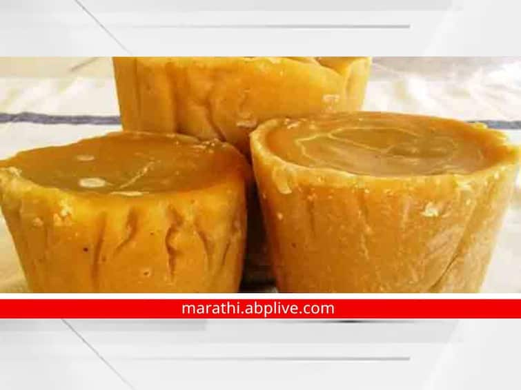 Undo jaggery deals in Kolhapur Order to file cases against sellers of Karnataka jaggery Kolhapur Jaggery : गूळ सौदे पूर्ववत; कोल्हापूरच्या नावावर कर्नाटकी गूळ विकणाऱ्यांवर गुन्हे दाखल करण्याचे जिल्हाधिकाऱ्यांचे आदेश 