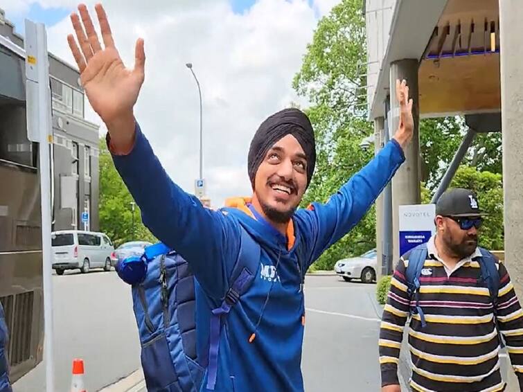 Viral Video: Team India Reached Hamilton – Did you see Arsh Deep’s Bhangra Dance!