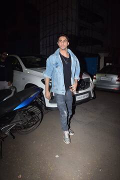 Photos: क्रश आर्यन खान के साथ चिल करती नजर आईं अनन्या पांडे, डेनिम आउटफिट में दिखी ट्यूनिंग