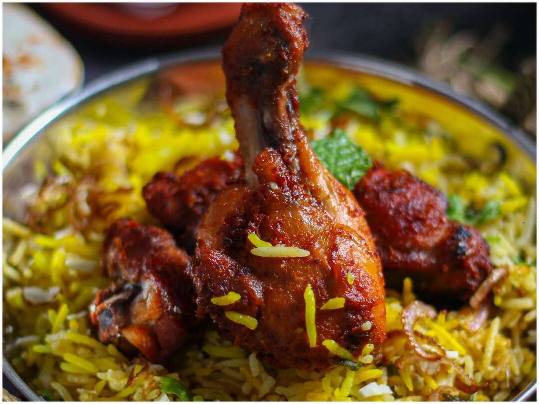 ప్రతిరోజూ చికెన్ తింటున్నారా? ఇలా తింటే ఈ ఇబ్బందులు రావడం ఖాయం Do you eat chicken every day? Eating like this is sure to cause these problems ప్రతిరోజూ చికెన్ తింటున్నారా? ఇలా తింటే ఈ ఇబ్బందులు రావడం ఖాయం