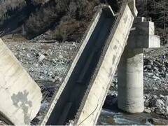 मनाली में शटरिंग खोलते ही निर्माणाधीन पुल भरभरा कर ढहा, 3 साल से बंद पड़ा था काम