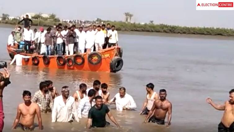 Ambarish Der reached election campaign by swimming in the sea Gujarat election 2022: દરિયામાં સ્વિમિંગ કરીને ચૂંટણી પ્રચાર કરવા પહોંચ્યા અંબરીશ ડેર