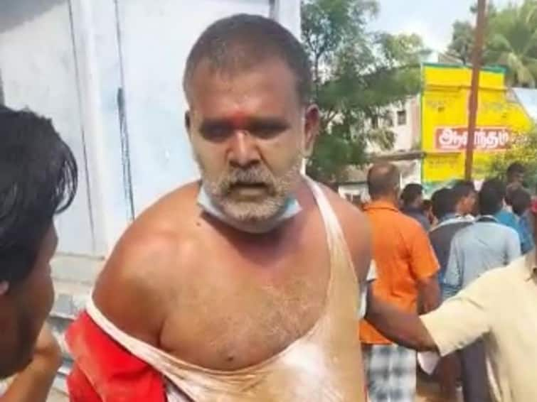 Thanjavur Public Thrashed a man who robbed a gold chain from a women and handed him over to the police தஞ்சாவூர்: சாமி கும்பிட வந்த பெண்ணிடம் நகையை பறித்த கொள்ளையன்..வெளுத்து வாங்கிய பொது மக்கள்!