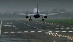 Weird News: ਸੜਕ ਜਾਂ ਰੇਲਵੇ ਟ੍ਰੈਕ ਨਹੀਂ ਜਹਾਜ਼ ਦੇ ਰਨਵੇ 'ਤੇ ਬੈਠੇ ਪ੍ਰਦਰਸ਼ਨਕਾਰੀ, ਇੱਥੇ ਕਰ ਦਿੱਤੀ ਫਲਾਈਟ ਜਾਮ