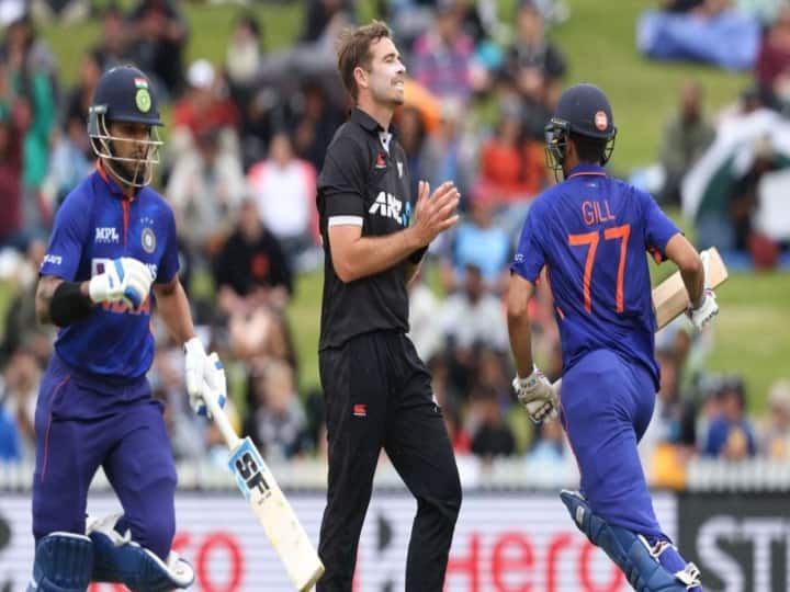 India Vs NewZealand 2ND ODI hamilton seddon park match stop due to the rain INDvsNZ: இந்தியா - நியூசிலாந்து போட்டியில் விளையாடும் மழை..! மீண்டும் தொடங்குமா போட்டி..?