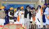Amritsar News : ਸੱਚਖੰਡ ਸ੍ਰੀ ਹਰਿਮੰਦਰ ਸਾਹਿਬ ਦੇ ਮੁੱਖ ਗ੍ਰੰਥੀ ਗਿਆਨੀ ਜਗਤਾਰ ਸਿੰਘ ਨੂੰ ਸੇਵਾ ਮੁਕਤ ਹੋਣ ’ਤੇ ਕੀਤਾ ਸਨਮਾਨ