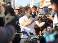 Bharat Jodo Yatra:  भारत जोडो यात्रेत राहुल गांधींनी चालवली बुलेट, पाहा फोटो