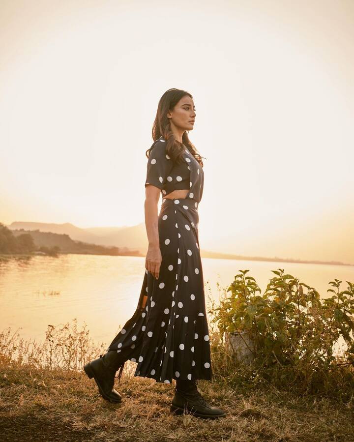 अभिनेत्रीने नुकतेच तिचे काही फोटो इंस्टाग्रामवर शेअर केले आहेत. (फोटो सौजन्य :surbhijyoti/इंस्टाग्राम)
