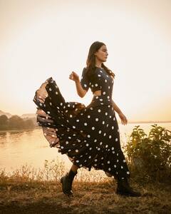 Surabhi Jyoti PHOTO: પોલ્કા ડોટ ડ્રેસમાં સુરભી જ્યોતિનો ગ્લેમરસ લુક