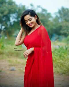 Karthika Deepam Shobha Shetty: ఎర్ర చీరలో మెలికల్ తిరుగుతోన్న 'కార్తీకదీపం' డాక్టరమ్మ