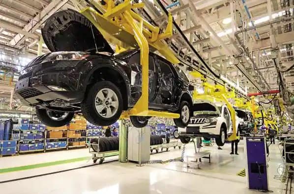 How to Make Career in Automobile Sector, Know What you have to Study to make a Car Car : કાર ખરીદવાનું નહીં પણ બનાવવાનું સપનું જુઓ, આ કોર્સ અપાવશે ટોચની કંપનીમાં નોકરી