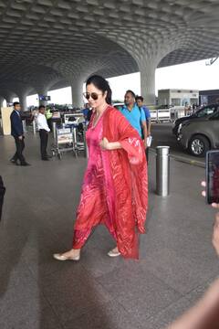 काला चश्मा-पिंक सूट पहने स्पॉट हुईं Katrina Kaif, देसी एयरपोर्ट लुक चुरा रहा फैंस का दिल