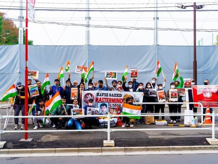 Protest outside the Pakistan Embassy in Tokyo against the 26/11 Mumbai Terror Act. The Mumbai terror attacks began on November 26 and lasted until November 29, 2008. A total of 166 people, including several foreign nationals, died and more than 300 were wounded. (Source: ANI)