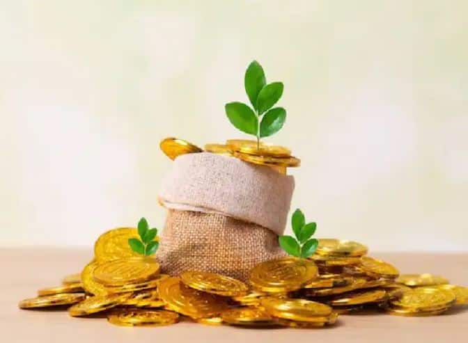 Tax Saving FD Scheme ਟੈਕਸ ਸੇਵਿੰਗ ਐਫਡੀ ਸਕੀਮ ਵਿੱਚ ਨਿਵੇਸ਼ ਕਰਨ 'ਤੇ, ਨਿਵੇਸ਼ਕ ਨੂੰ ਆਮਦਨ ਕਰ ਦੀ ਧਾਰਾ 80ਸੀ ਦੇ ਤਹਿਤ 1.5 ਲੱਖ ਰੁਪਏ ਦੀ ਛੋਟ ਮਿਲਦੀ ਹੈ। ਇਸ ਸਕੀਮ ਵਿੱਚ 5 ਸਾਲਾਂ ਦਾ ਲਾਕ-ਇਨ ਪੀਰੀਅਡ ਹੈ। ਅੱਜ ਅਸੀਂ ਤੁਹਾਨੂੰ ਪੰਜ ਅਜਿਹੇ ਸਰਕਾਰੀ ਬੈਂਕਾਂ ਬਾਰੇ ਜਾਣਕਾਰੀ ਦੇਣ ਜਾ ਰਹੇ ਹਾਂ ਜਿਨ੍ਹਾਂ ਵਿੱਚ ਨਿਵੇਸ਼ ਕਰਨ 'ਤੇ ਤੁਹਾਨੂੰ ਸਭ ਤੋਂ ਵੱਧ ਵਿਆਜ ਮਿਲੇਗਾ।