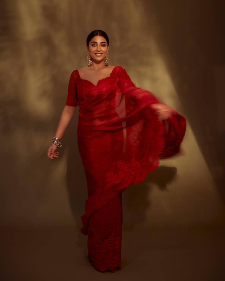 కొద్ది నెలల కిందటే ఓ బిడ్డకు జన్మనిచ్చింది.Photo Credit: shriya_saran1109/instagram