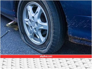 Car Tyre Change: बीच सड़क पर पंचर हो गया है टायर तो घबराएं नहीं, बस करें ये काम