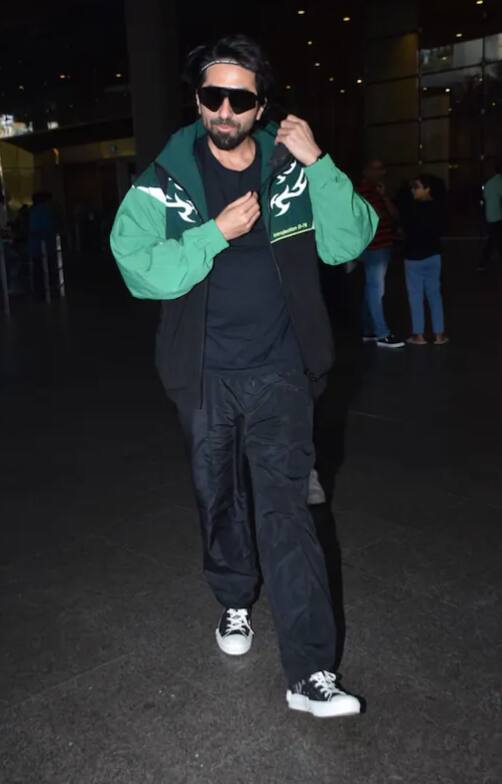 ਆਯੁਸ਼ਮਾਨ ਨੂੰ ਏਅਰਪੋਰਟ 'ਤੇ ਇਕ ਕੈਜ਼ੂਅਲ ਲੁੱਕ 'ਚ ਦੇਖਿਆ ਗਿਆ ਸੀ ਜਿਸ 'ਚ ਉਹ ਕਾਫੀ ਕੂਲ ਨਜ਼ਰ ਆ ਰਹੇ ਸਨ।