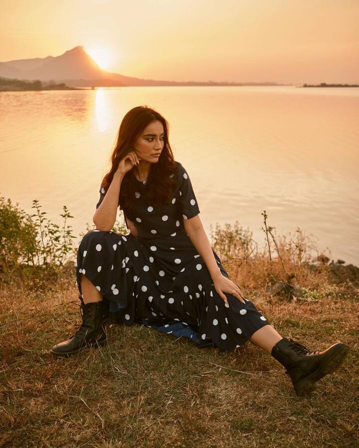 सुरभी गेल्या काही काळापासून सातत्याने तिचा बोल्ड अवतार चाहत्यांसोबत शेअर करत आहे. (फोटो सौजन्य :surbhijyoti/इंस्टाग्राम)