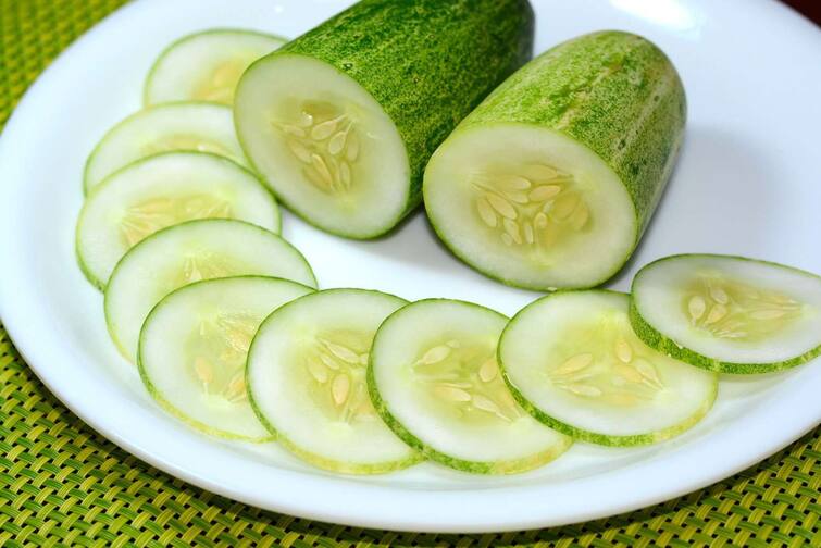 cucumber eliminates the problems of indigestion like gas Cucumber: गॅस आणि अपचनानं त्रस्त आहात? आहारात करा काकडीचा समावेश