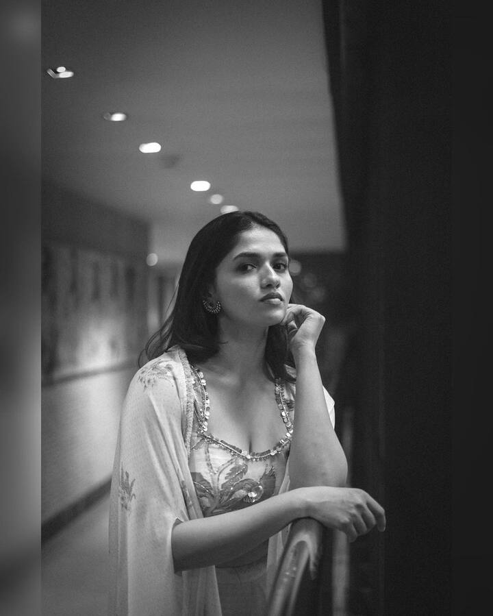 2005 లో వచ్చిన 'కుమార్ Vs కుమారి' సినిమా తో ఇండస్ట్రీలో ఎంట్రీ.Photo Credit@sunaina/Instagram