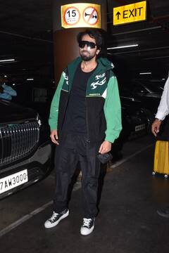 एयरपोर्ट पर कैजुअल लुक में छा गए Ayushmann Khurrana, 'एक्शन हीरो' की एक झलक के लिए टूट पड़े फैंस