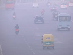 Delhi-NCR Wakes Up To Smoggy Morning, Capital's Air Quality Remains In 'Very Poor' Category — PICS