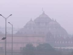 Delhi-NCR Wakes Up To Smoggy Morning, Capital's Air Quality Remains In 'Very Poor' Category — PICS