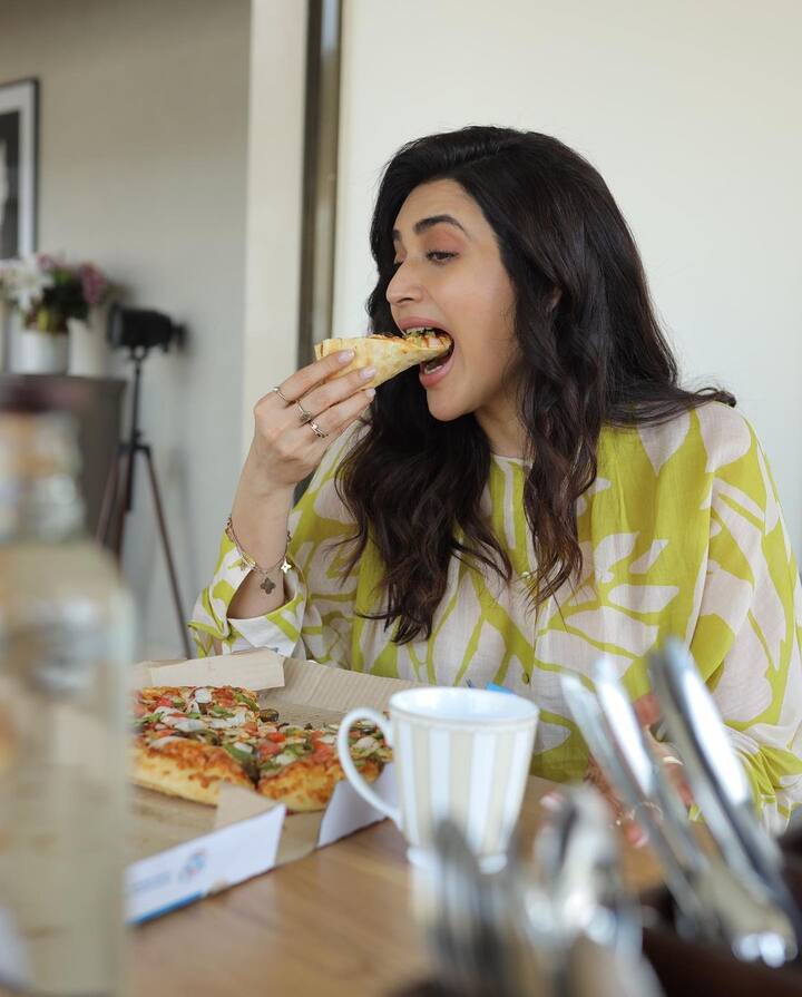 टीव्ही ते बॉलिवूड असा प्रवास करणारी करिश्मा तन्ना आता कोणत्याही ओळखीवर अवलंबून नाही.(फोटो सौजन्य :karishmaktanna/इंस्टाग्राम)