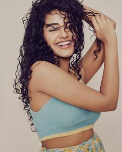 క్యూట్ స్మైల్ తో మెస్మరైజ్ చేస్తోన్న అనుపమా పరమేశ్వరన్