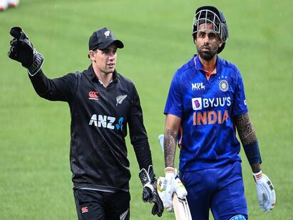 india vs newzealand second ODI cancel due to rain fans disappointed INDvsNZ 2ND ODI: விடாமல் துரத்திய மழை...! ரத்தான இந்தியா - நியூசி. ஆட்டம்..! ரசிகர்கள் ஏமாற்றம்..