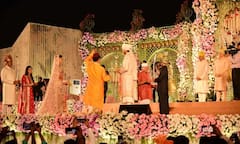 PHOTO : जयंत पाटील यांच्या मुलाचा शाही विवाह सोहळा संपन्न, बड्या राजकीय नेत्यांची उपस्थिती