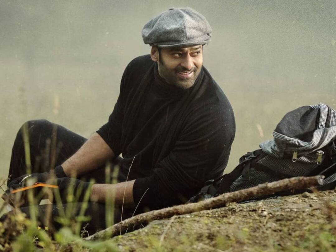 Prabhas to romance 3 actresses in Maruthis film Raja Deluxe Prabhas-Maruthi's film: ప్రభాస్ - మారుతి మూవీలో ముచ్చటగా మూడో హీరోయిన్ ఖరారు, రెండోసారి గోల్డెన్ ఛాన్స్!