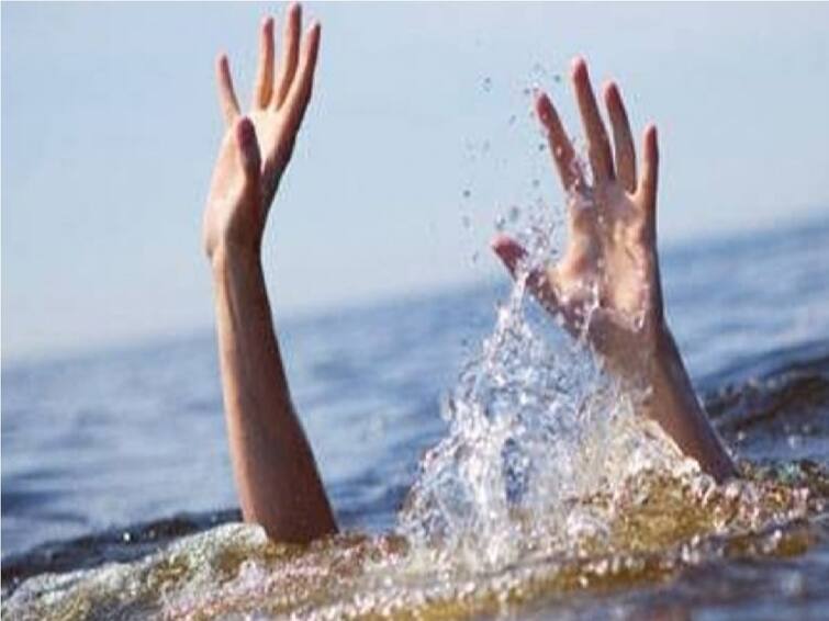 A one-and-a-half-year-old girl died miserably after falling into a well near Dindigul. திண்டுக்கல்: கிணற்றில் தவறி விழுந்த ஒன்றரை வயது சிறுமி பரிதாபமாக உயிரிழப்பு!