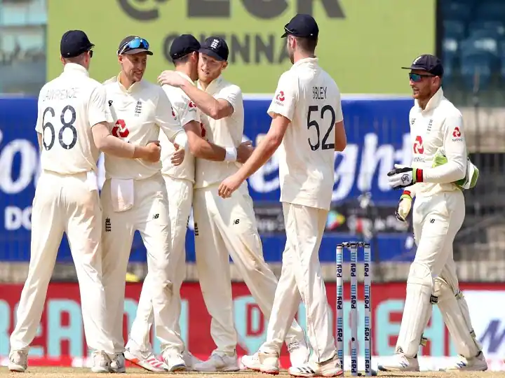 PAK vs ENG England Team Reached Pakistan for Test Series Video goes Viral PAK vs ENG: 17 साल बाद टेस्ट सीरीज खेलने के लिए पाकिस्तान पहुंची इंग्लैंड की टीम, देखें शेड्यूल